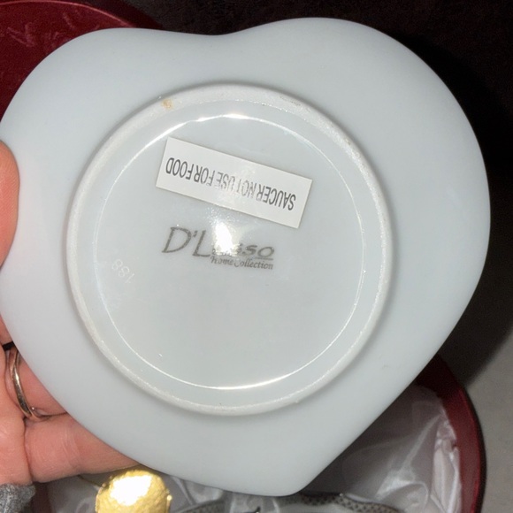 D'Lusso Heart-Shaped Teacup Set - Picture 4 of 4